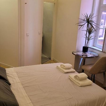 Tiny Studio Rosa - Bairro Alto Lisbon Luaran gambar