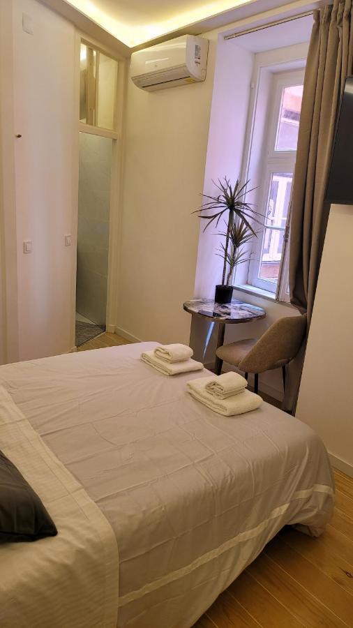 Tiny Studio Rosa - Bairro Alto Lisbon Luaran gambar