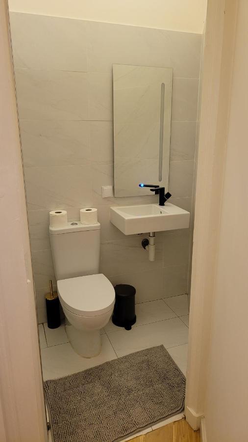 Tiny Studio Rosa - Bairro Alto Lisbon Luaran gambar